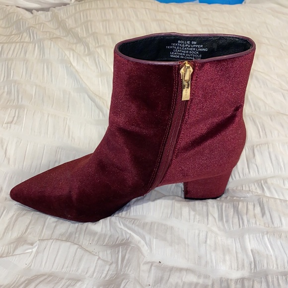 STEVE MADDEN CRANBERRY RED VELVET BOOTIES - Picture 4 of 5